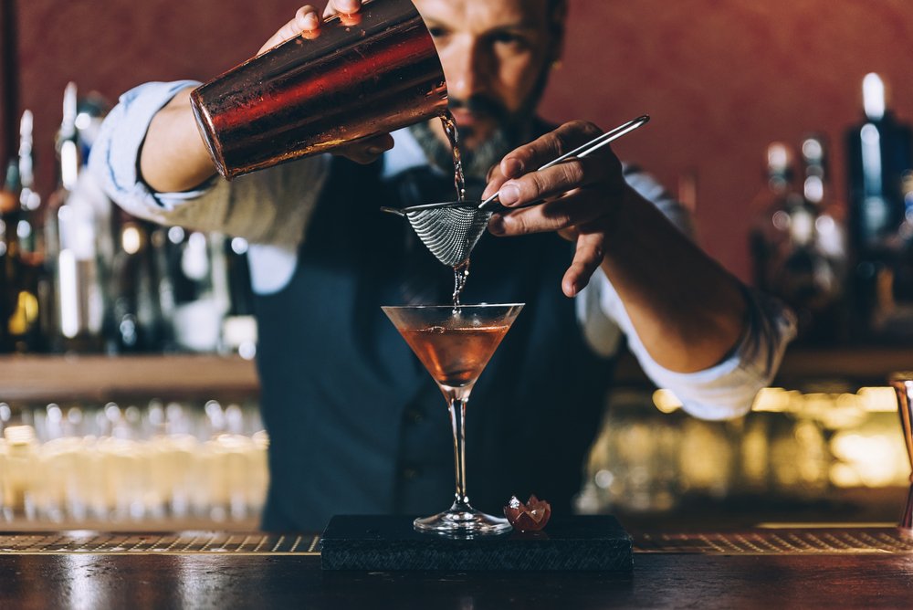 How to hire a bartender for a private party